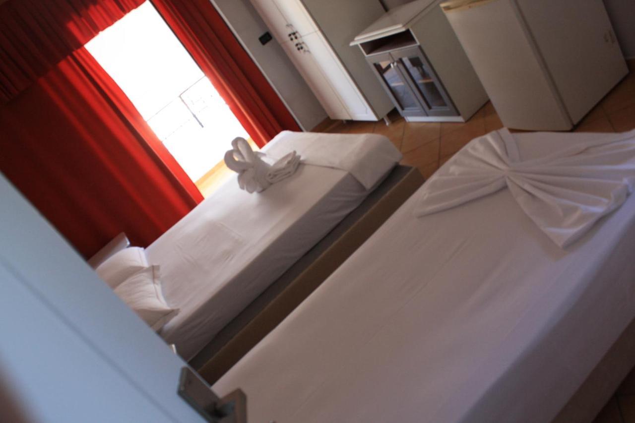 Kanina Hotel&Hostel Саранда Экстерьер фото