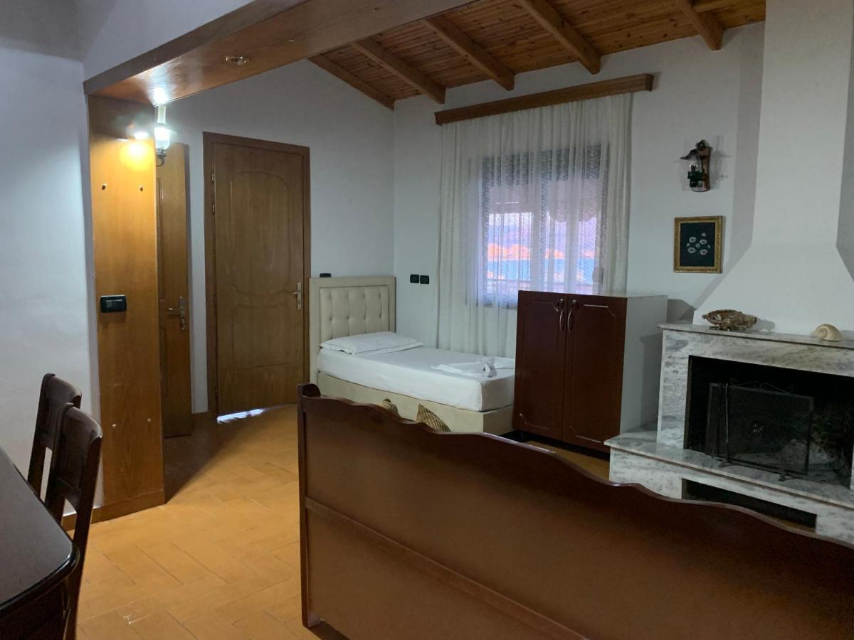 Kanina Hotel&Hostel Саранда Экстерьер фото
