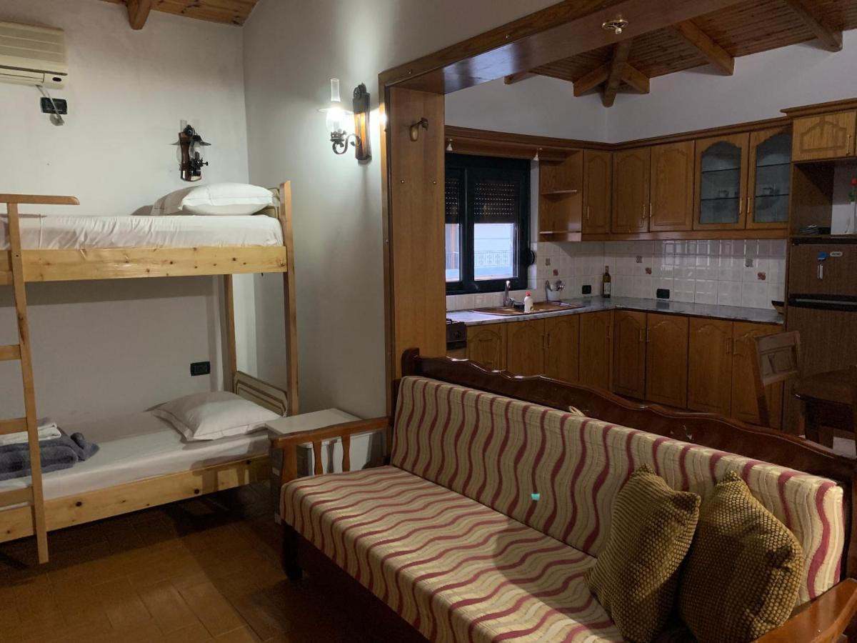 Kanina Hotel&Hostel Саранда Экстерьер фото